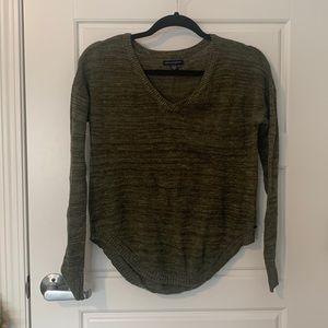 AMERICAN EAGLE OUTFITTERS green v-neck knit sweater